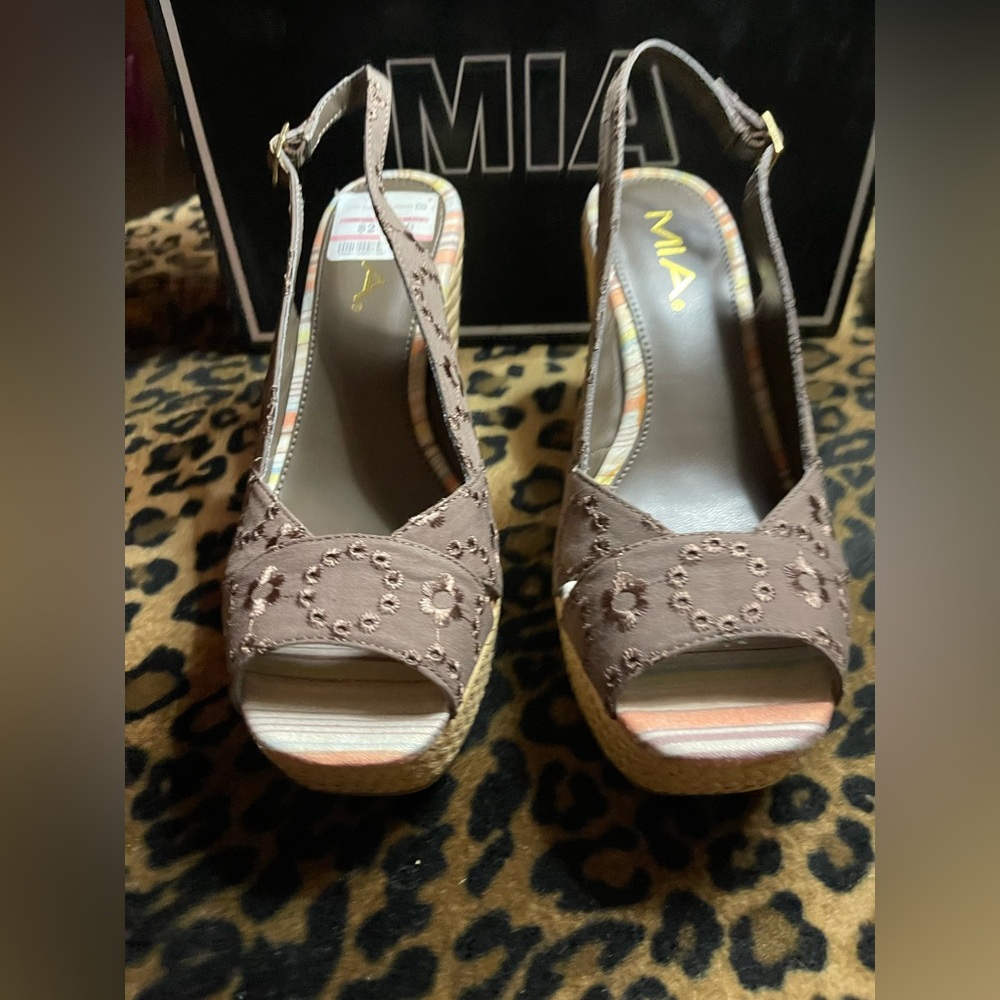 MIA Brown Eyelet Platform Wedge Sandals – Size 9.5